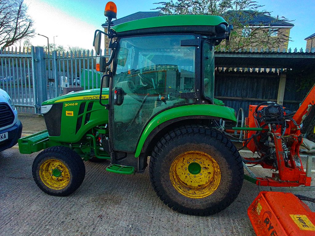 John Deere 3046r Cab Compact Tractor for Sale | FarmAds